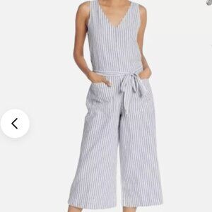 Beachlunchlounge Blue/white striped Linen Blend Cropped Jumpsuit, size Small